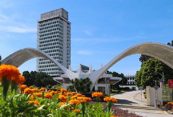 Program Siswa Sulung buka peluang 7,003 pelajar B40 masuk universiti awam sejak 2022 Program Siswa Sulung buka peluang 7,003 pelajar B40 masuk universiti awam sejak 2022