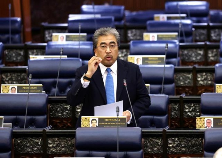 Kerajaan belum beri keputusan 24 permohonan baharu pusat data – Johari Ghani